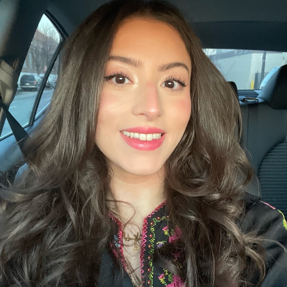 Meet your Posher, Danya